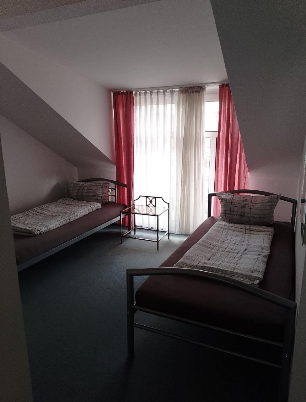 Pension Fuer Monteure In Dresden, Zimmer Mit Eigenem Bad Und Grosser Gemeinschaftskueche Экстерьер фото