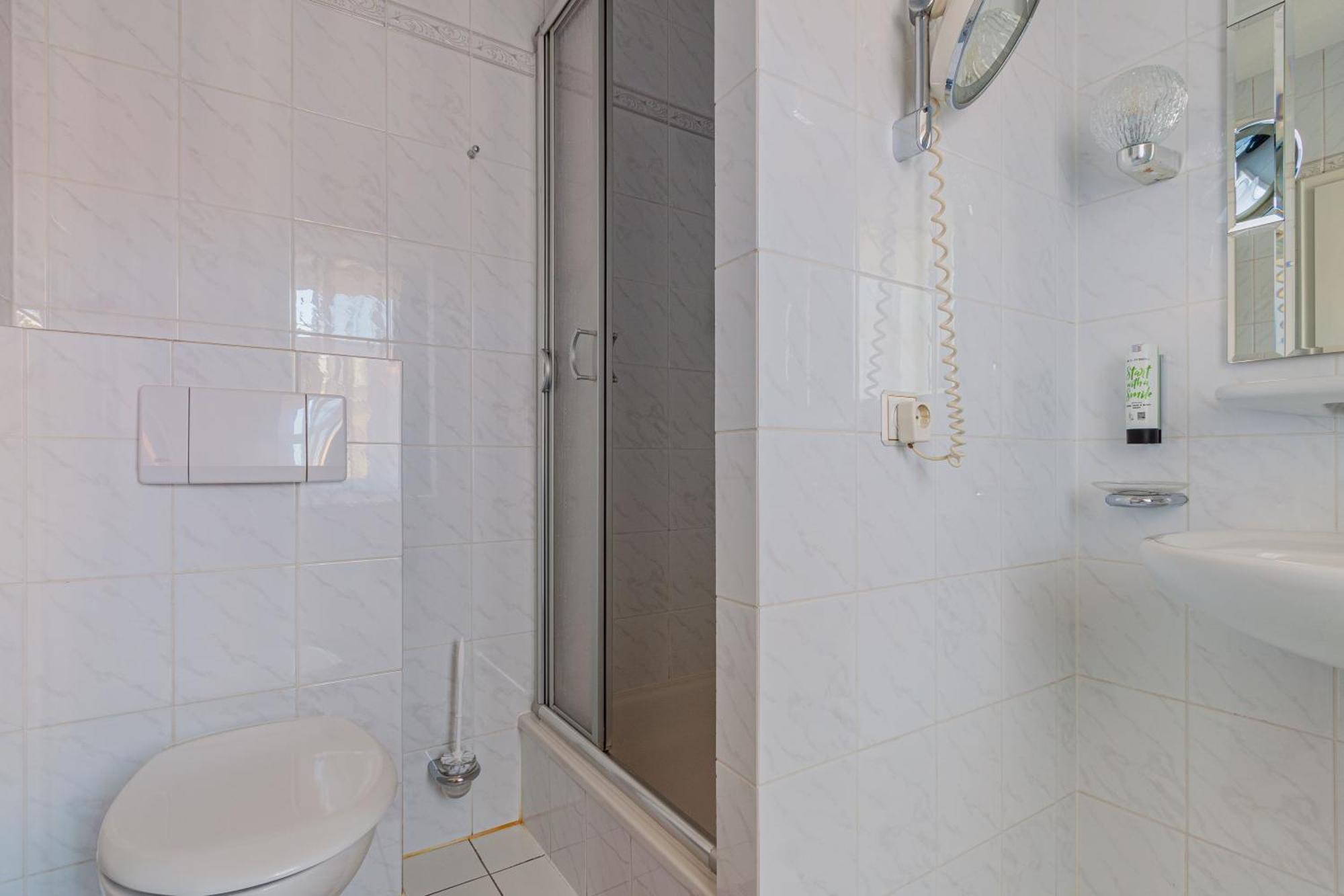 Pension Fuer Monteure In Dresden, Zimmer Mit Eigenem Bad Und Grosser Gemeinschaftskueche Экстерьер фото